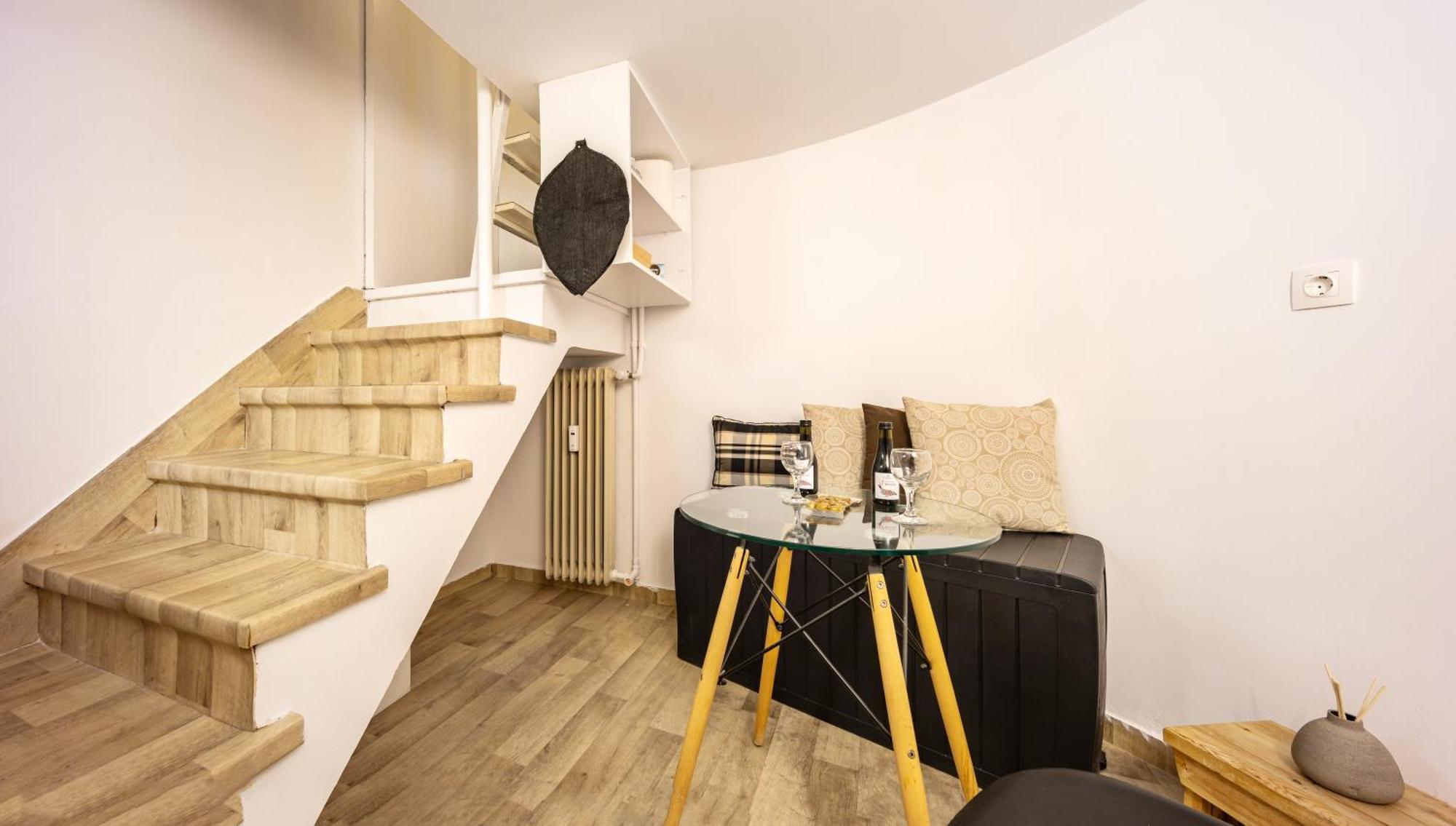 Acropolis Elegant Maisonette By Lodgespot Athens Exterior photo