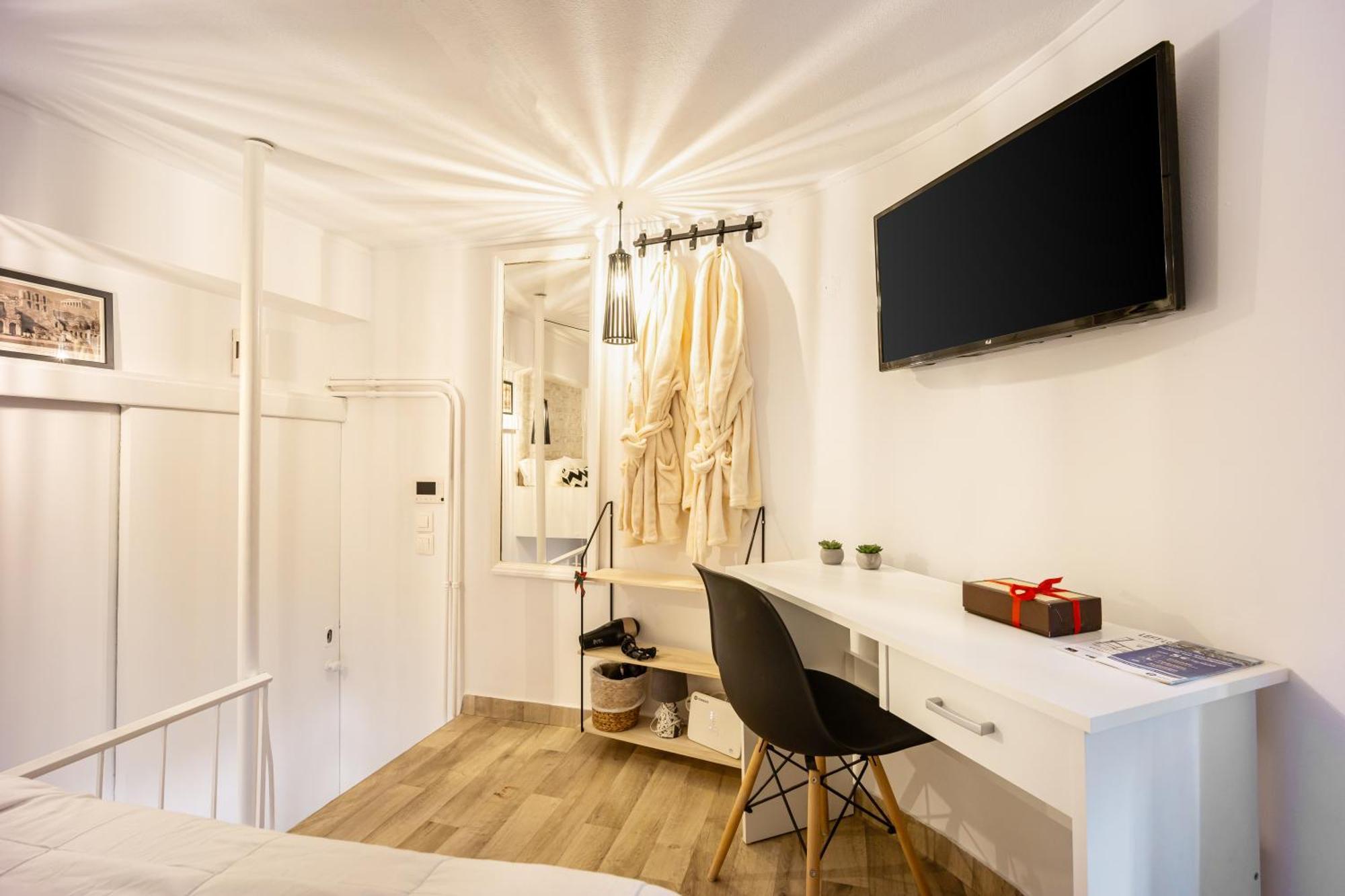 Acropolis Elegant Maisonette By Lodgespot Athens Exterior photo