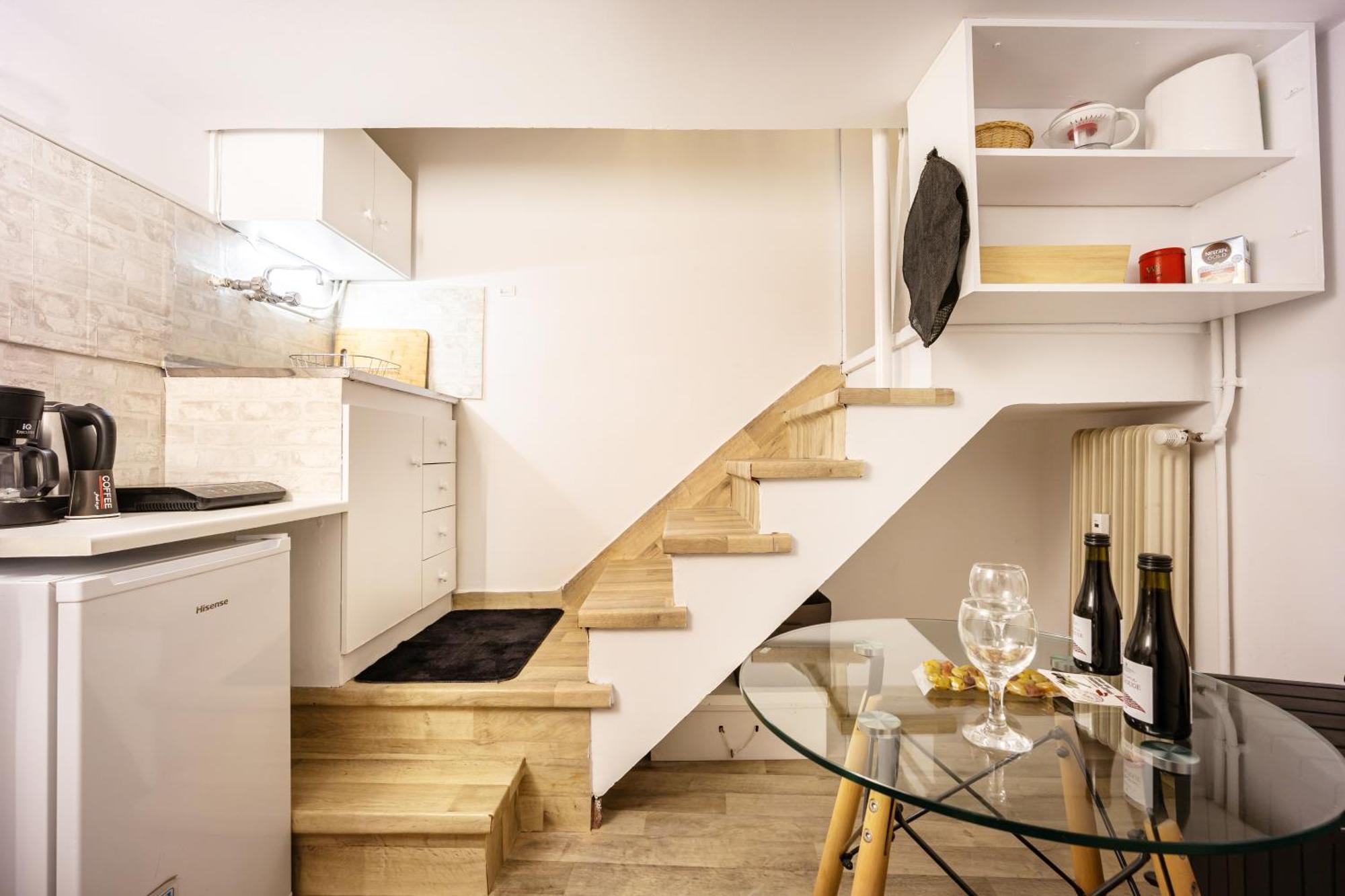 Acropolis Elegant Maisonette By Lodgespot Athens Exterior photo